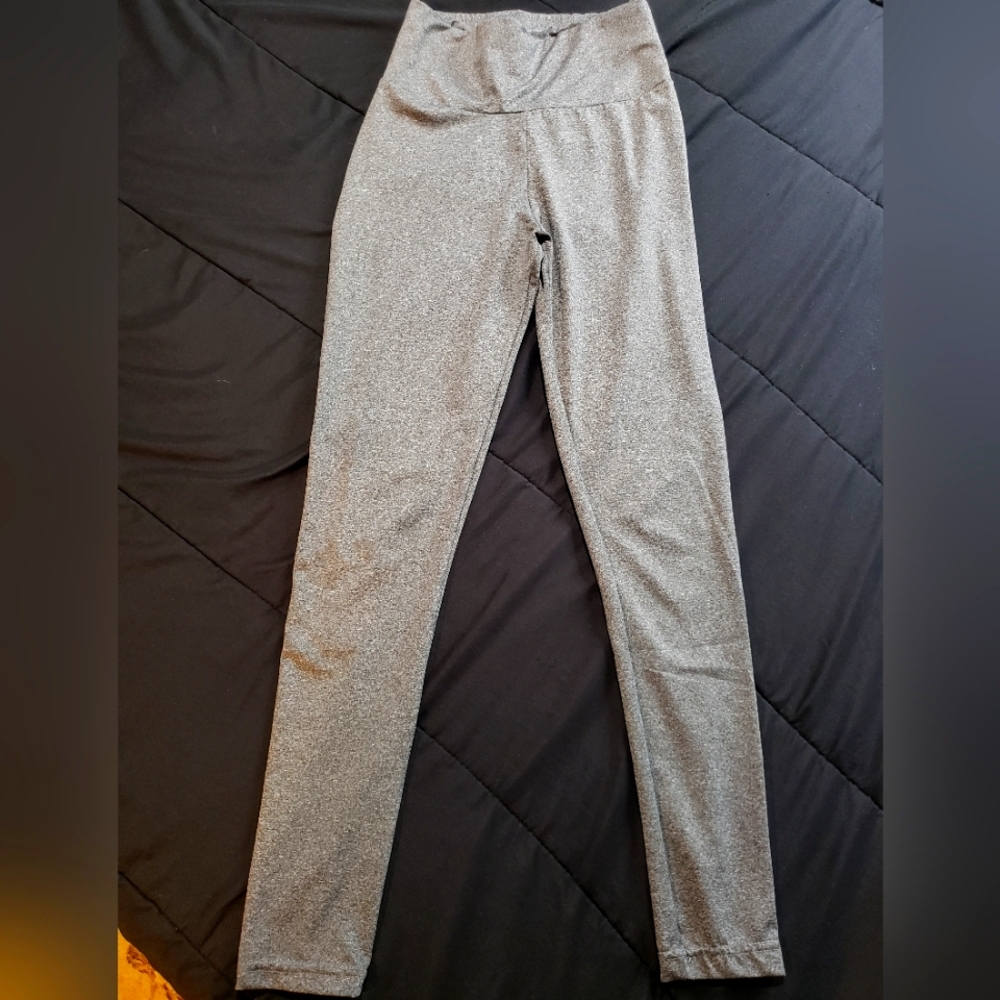 Tiktok Gray High-Waisted Leggings • Small